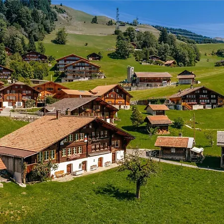 Gemuetliche In 300-jaehrigem Apartamento